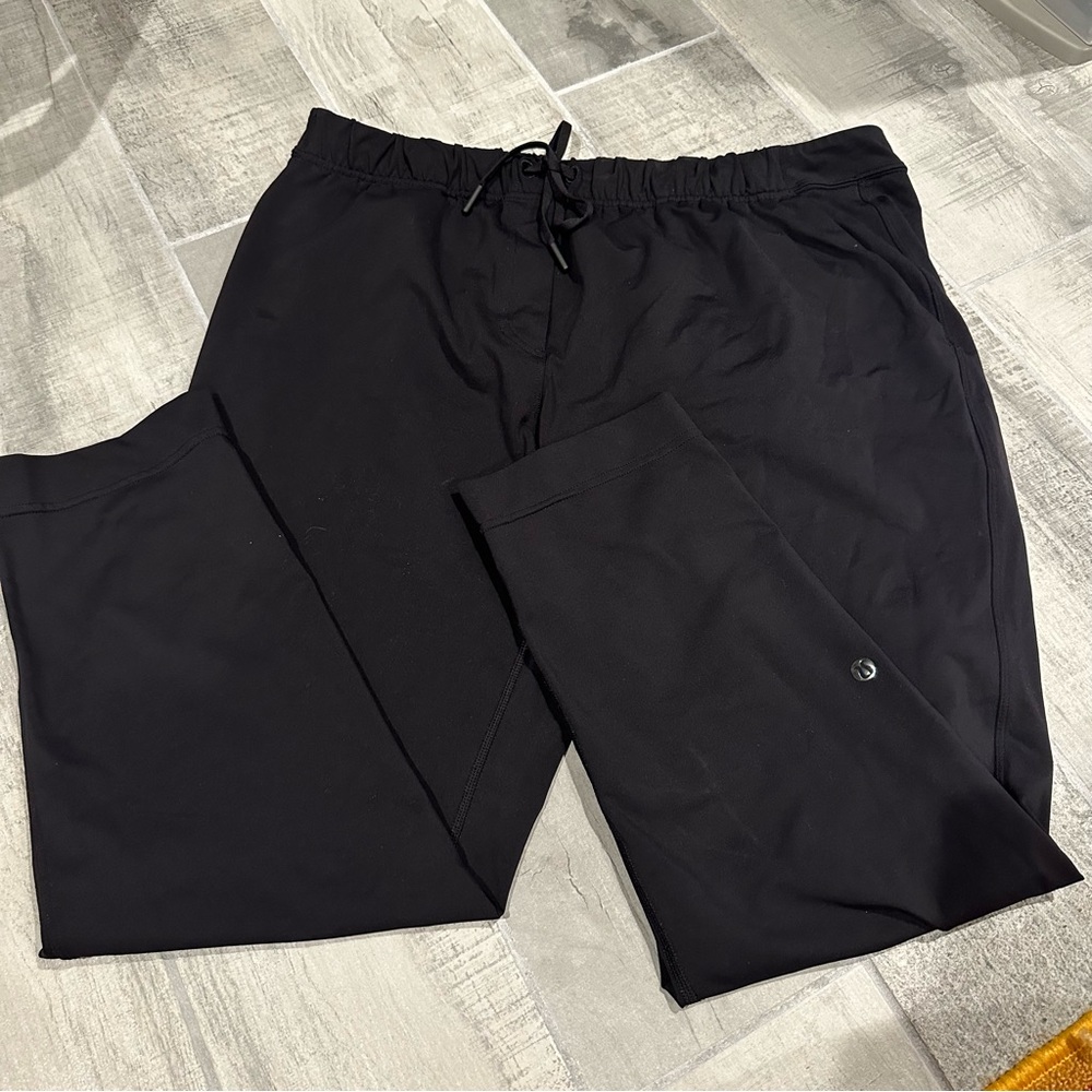 Lululemon NWOT Black Joggers